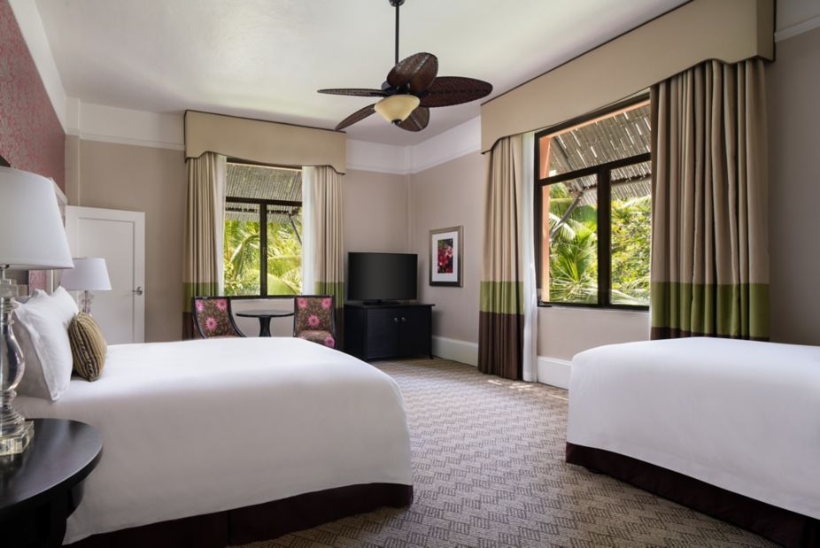 ダブルベッド2台が2つある室内